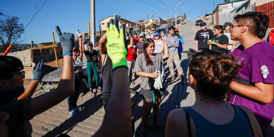 Estudiantes U. de Chile activan red de acopio y voluntariado de emergencia ante incendios en el sur